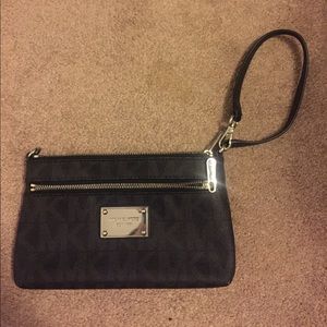 Michael kors wristlet